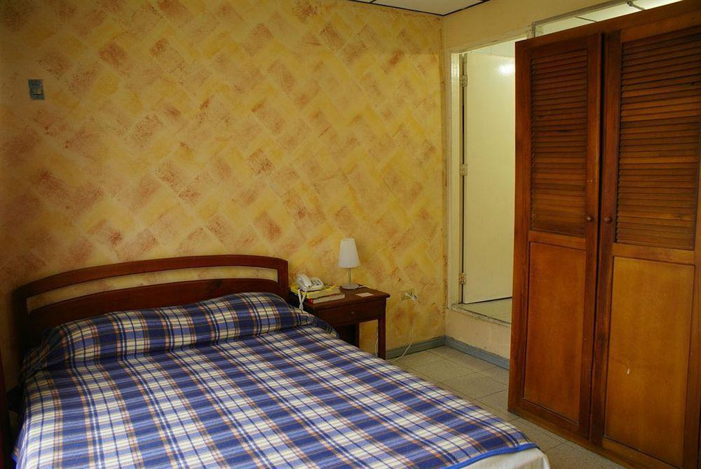 Hotel Toledo Cartagena ภายนอก รูปภาพ