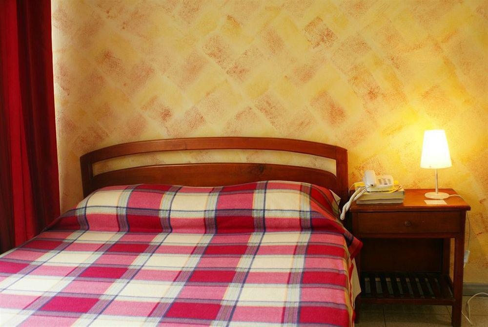 Hotel Toledo Cartagena ภายนอก รูปภาพ